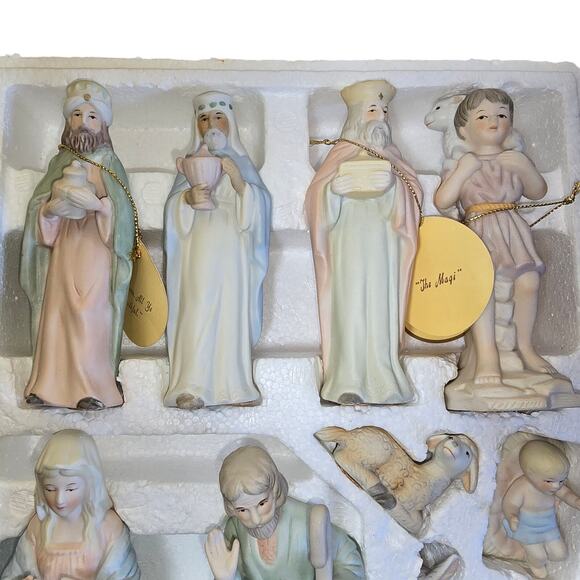 Lefton "The Christopher Collection"  9 Piece Nativity Set Vintage , Complete - Picture 3 of 10